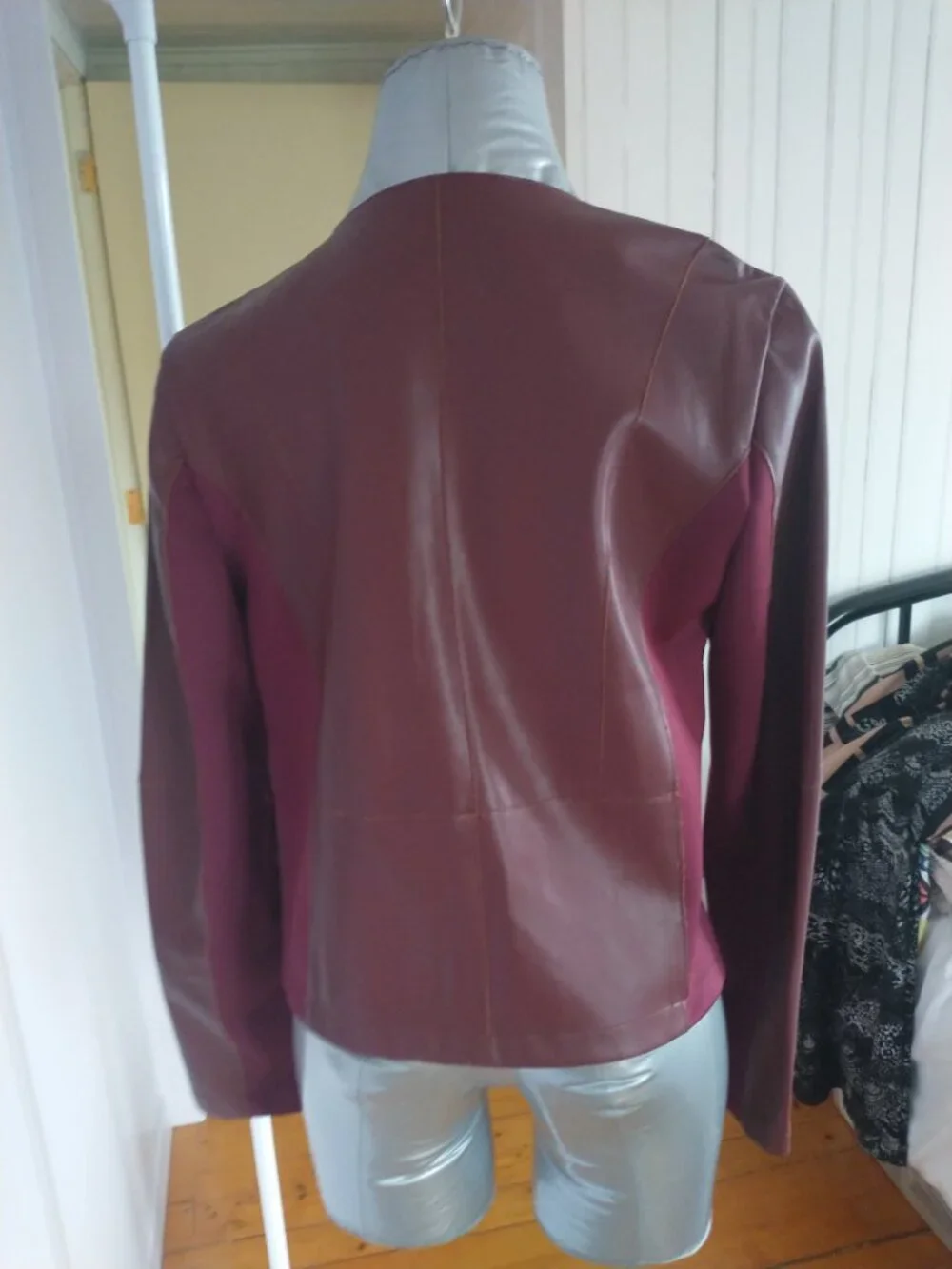 jacket - Picture 5 of 9